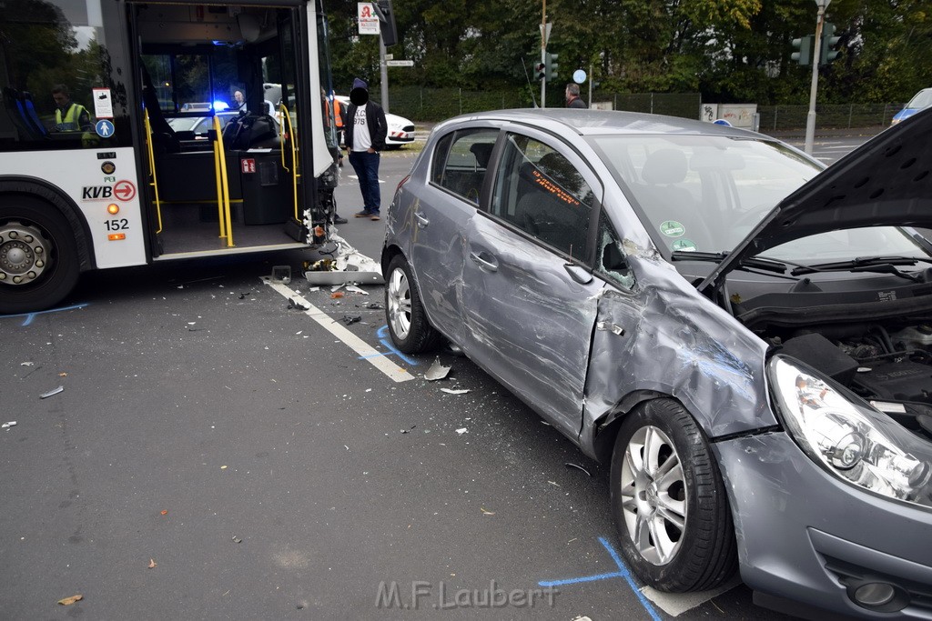 VU Bus Pkw Koeln Porz Gremberghoven Steinstr Konrad Adenauerstr P28.JPG - Miklos Laubert